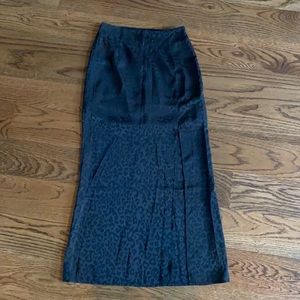 Vestique Black Leopard Skirt